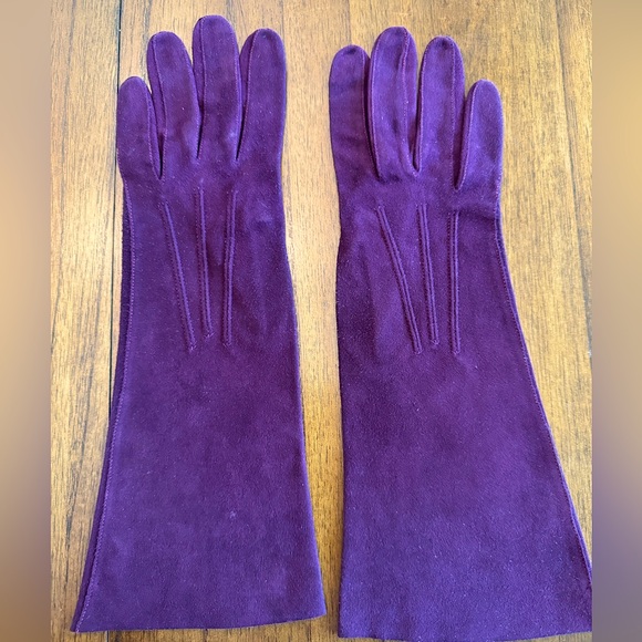 Vintage Suede Gloves - Picture 1 of 7